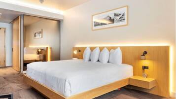 Kamer, 1 kingsize bed (Humbird) | Een kluis op de kamer, een bureau, een laptopwerkplek