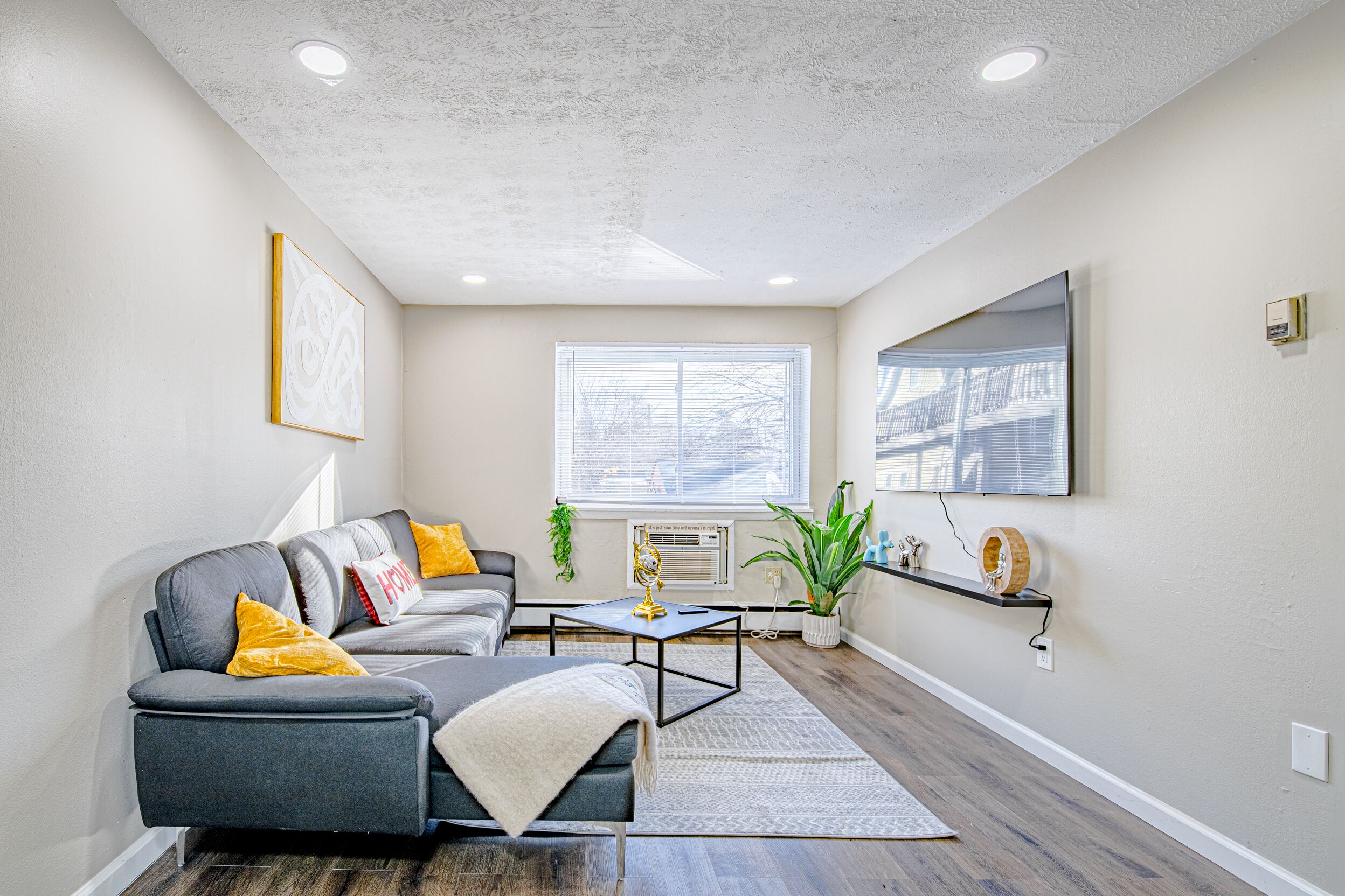Centrally Stylish 1-Bedroom in beautiful Tremont