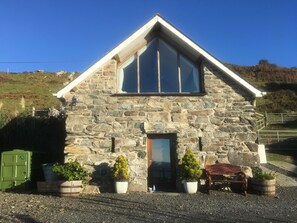 Exterior - Stunning Sea View holiday barn (Barmouth)