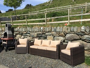 Property grounds - Stunning Sea View holiday barn (Barmouth)