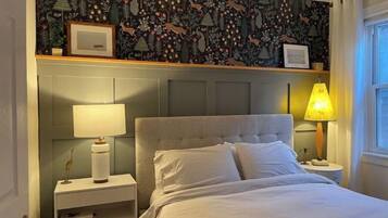 2 bedrooms, desk, iron/ironing board, WiFi (free)