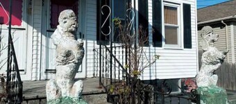 Entire Two Bedroom Apartment in East Providence