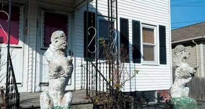 Entire Two Bedroom Apartment in East Providence