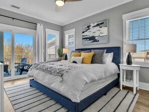 5 bedrooms, desk, iron/ironing board, free WiFi