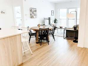 Interior - Lofty Lookout - Downtown Condo (Golden)