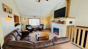 Smart TV y chimenea