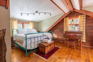 Bureau, fer et planche à repasser, lit parapluie, Wi-Fi gratuit