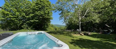 Bain à remous extérieur
