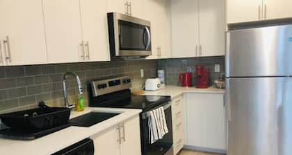 Brand New 2 Bedroom Condo in Markham!