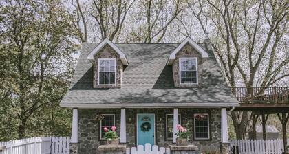 Storybook House in Prime Catskills Location 5 Min to Town/10 Min to Hudson River