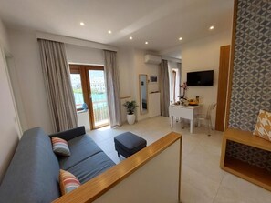 Interior - MISTRAL LUXURY SUITES (Sorrento)