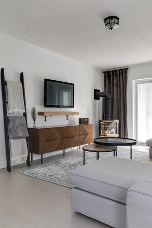 Interior - The Carrington | 5 Bed Victorian | Pool and Hot Tub (Prince Edward)