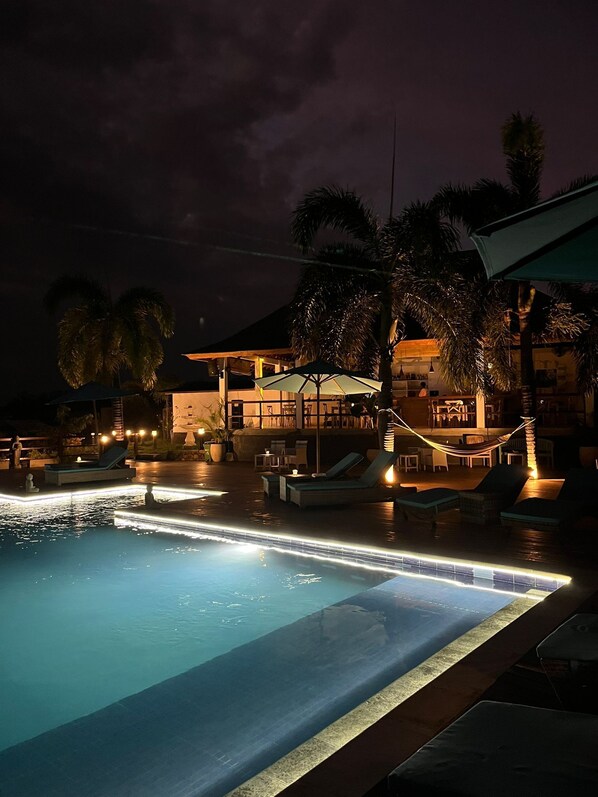 Utomhuspool