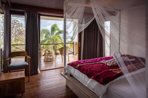 Premium bedding, pillowtop beds, minibar, in-room safe - The Endless Summer Resort (Mertak)