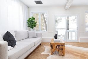 TV - The Hudson Guest House | Waterfront with Hot Tub (Prince Edward)