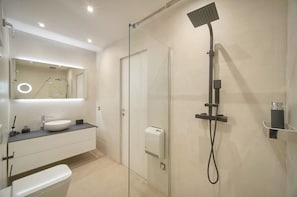 Bathtub, hair dryer, towels
