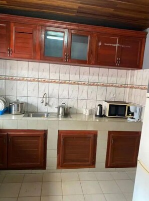 Private kitchen - Furnished Apartment in Yaoundé/A2-E2 (Yaoundé)