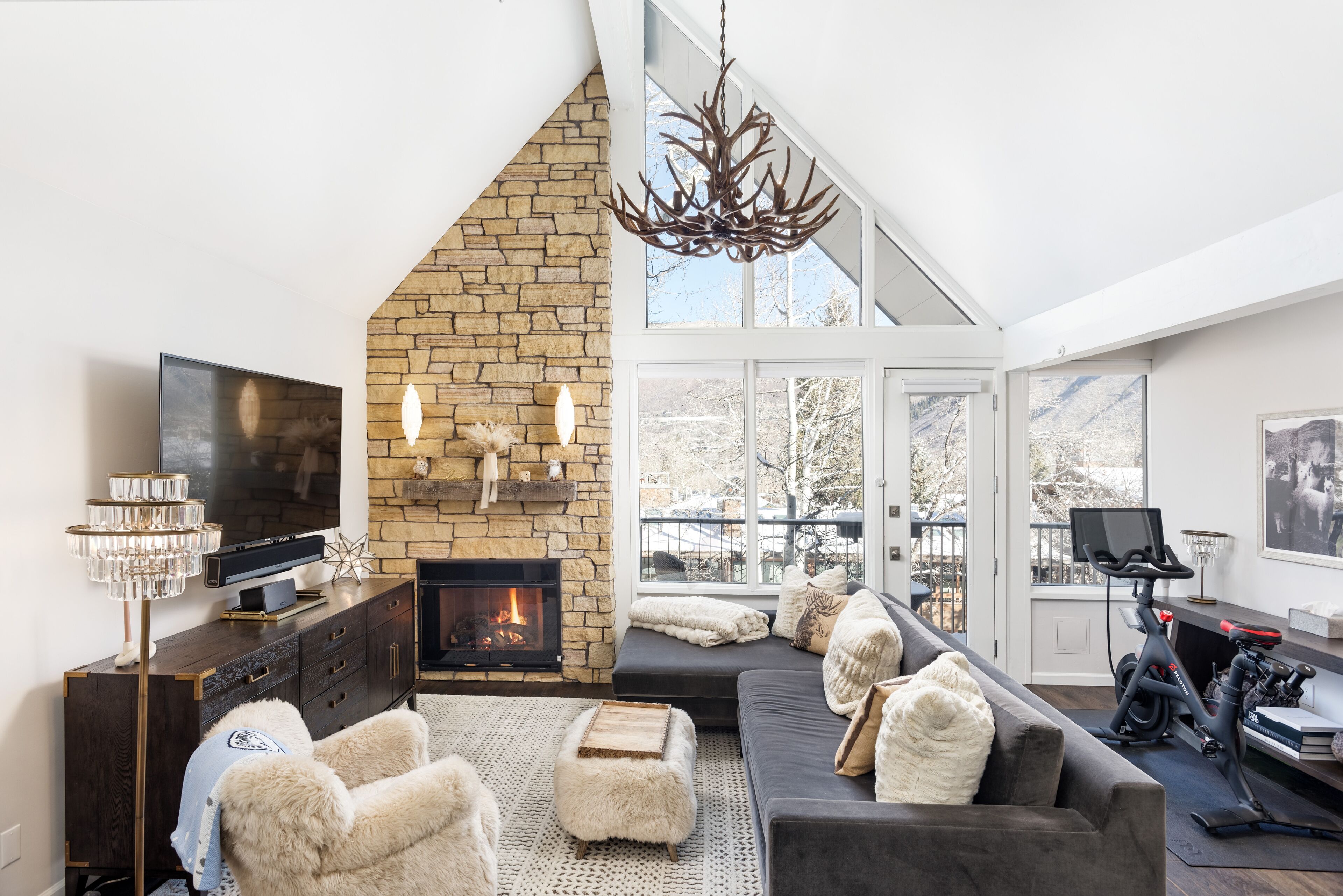Stunning Aspen Mountain 3 Bedroom Condo