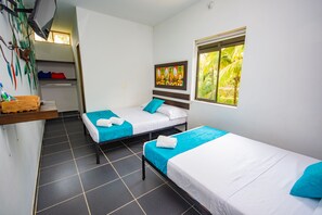 Family Triple Room | Bed sheets - Hotel Villa Alicia (San Jerónimo)