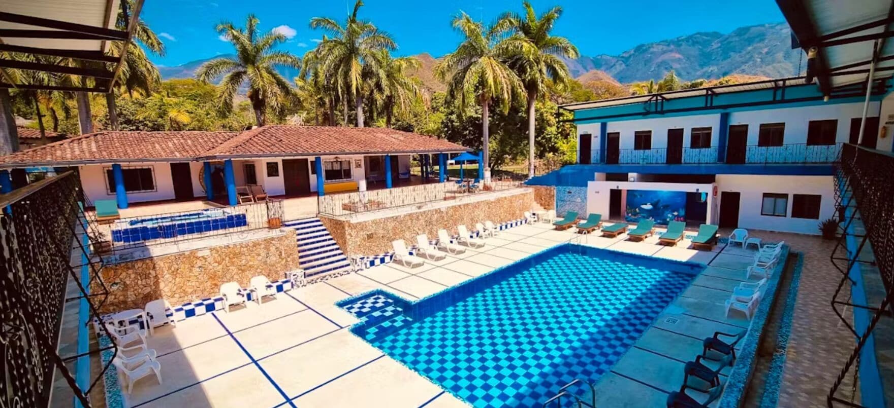 32-inch Smart TV with cable channels