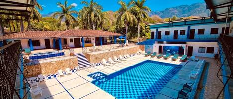 Televisor intel·ligent de 32 polzades amb canals per cable