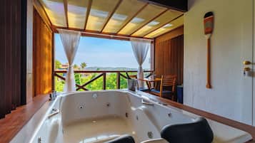 室內 SPA 浴池