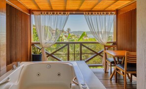 Bañera de hidromasaje privada