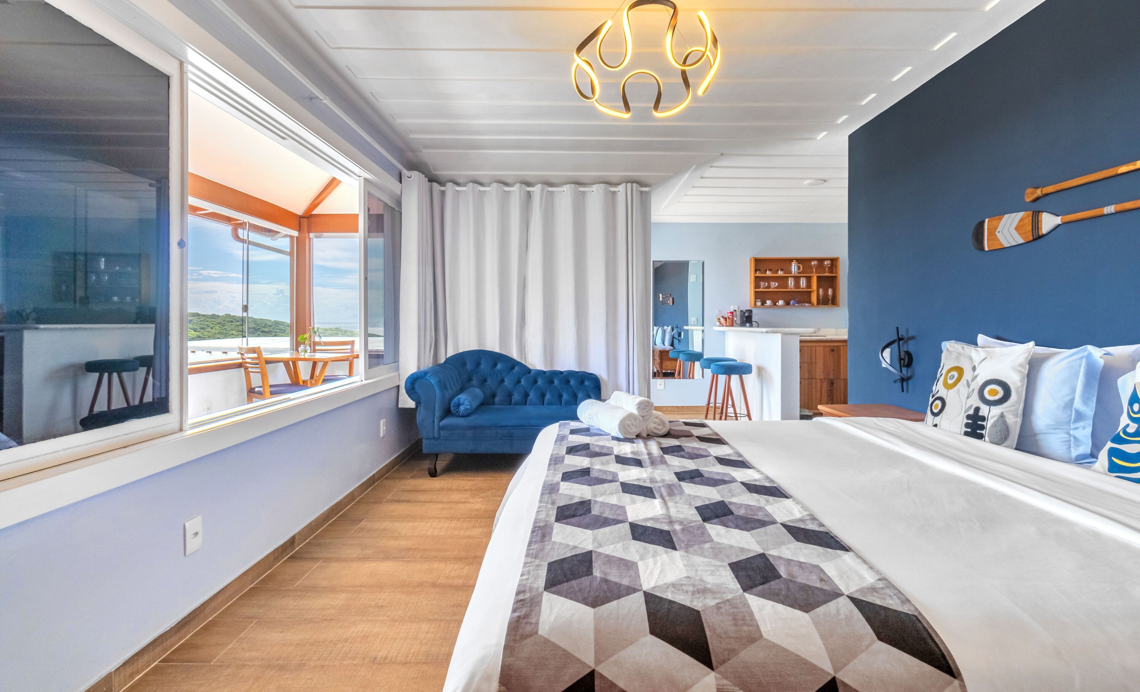 Deluxe-Apartment | Minibar, Zimmersafe, kostenloses WLAN, Bettwäsche