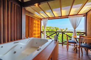 Bañera de hidromasaje interior