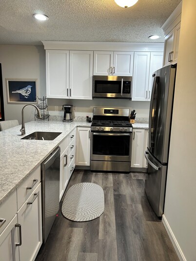 Okemo Ski in-Ski out @ Winterplace, 3 bdr, 2 ba Condo with Pool, Hot Tub, W/D