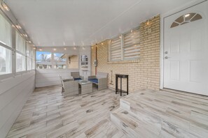 Interior - Beatifull home with 5 bedrooms (Rockford)