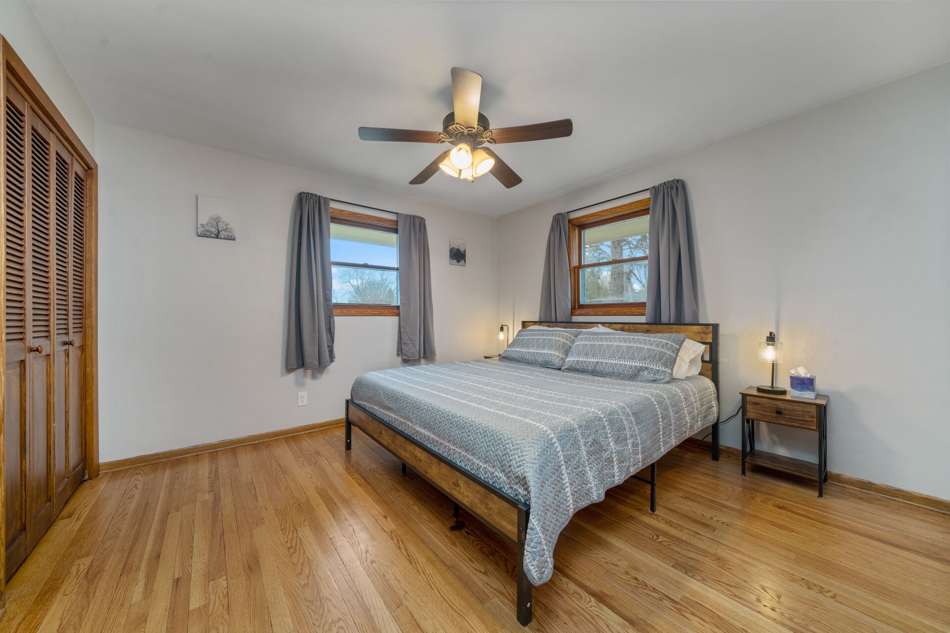 5 chambres, fer et planche à repasser, lit parapluie, Wi-Fi gratuit