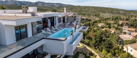 Bagian depan properti