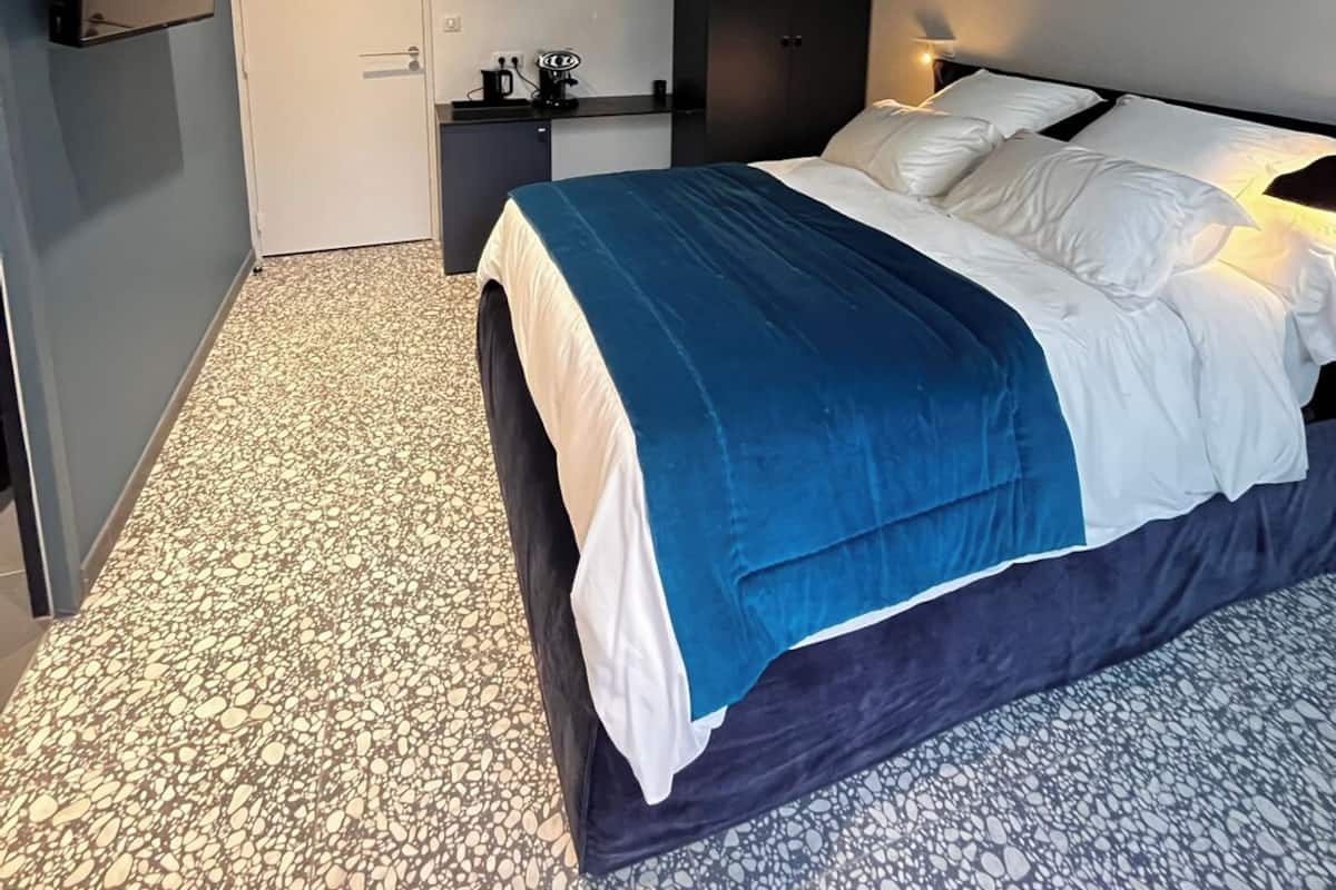Habitación de lujo | Sábanas italianas Frette, ropa de cama de alta calidad y edredón