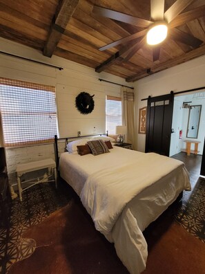 1 bedroom, desk, iron/ironing board, free WiFi - 1-bedroom apartment just 12 minutes drive to Nissan Stadium (Nashville)