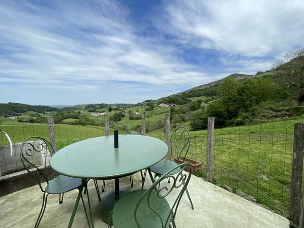 Outdoor dining - BELAZKABIETA - ESPELETTE (ESPELETTE)