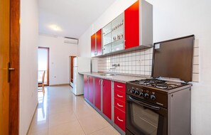 Kühlschrank, Ofen, Herdplatte