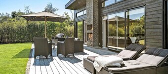 Awesome home in Thyholm with WiFi