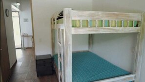 4 Schlafzimmer, Schreibtisch, kostenloses WLAN, Bettwäsche