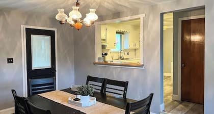 3 BedR Home close to WaterParks, Museums & Trails
