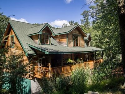 Lake Wallenpaupack Heaven's Haven hottub beach rights