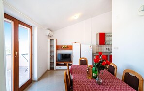 Dining - Cozy apartment in Nevidane with kitchen (Nevidane)