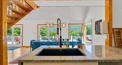 Luxury Home with MountainViews•PoolTable•Chefs Kitchen•FirePit