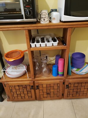 Full-sized fridge, microwave, stovetop, toaster - Coral Island Suites (Cozumel)