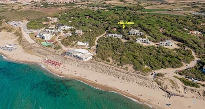 Villa on sand dunes a few steps from the sea, complete relaxation in North Sardinia