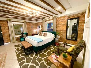 2 bedrooms, desk, travel crib, free WiFi