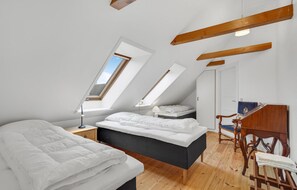 6 bedrooms, travel cot, free WiFi