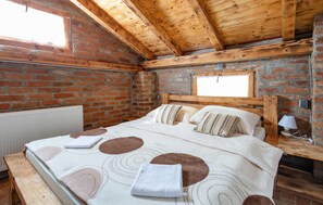 5 bedrooms, in-room safe, iron/ironing board, travel crib