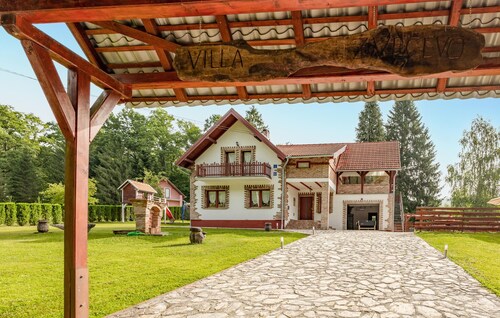 Tolles Haus in Novo Zvecevo mit Sauna