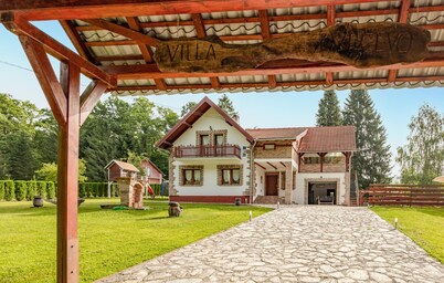 Awesome home in Novo Zvecevo with sauna